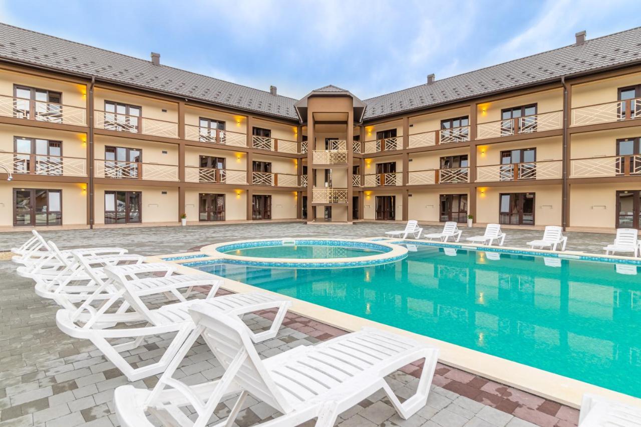 Nikoletta Hotel Aknaszlatina Kültér fotó
