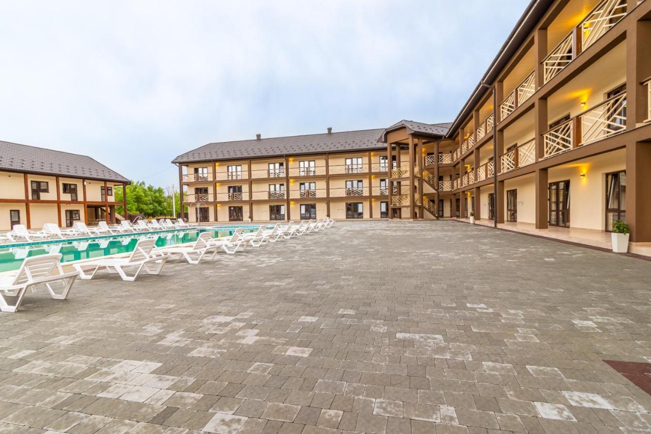 Nikoletta Hotel Aknaszlatina Kültér fotó
