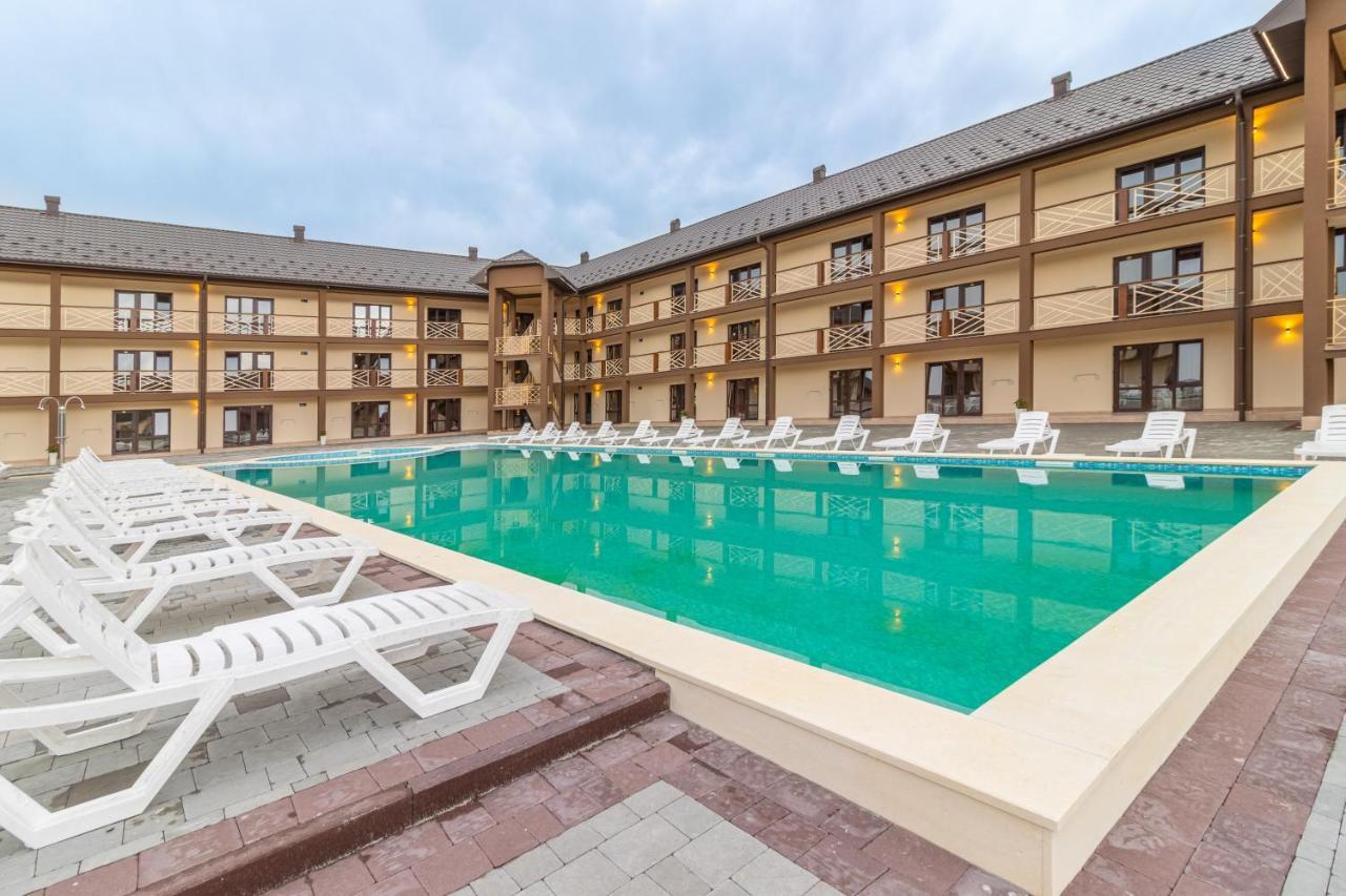 Nikoletta Hotel Aknaszlatina Kültér fotó