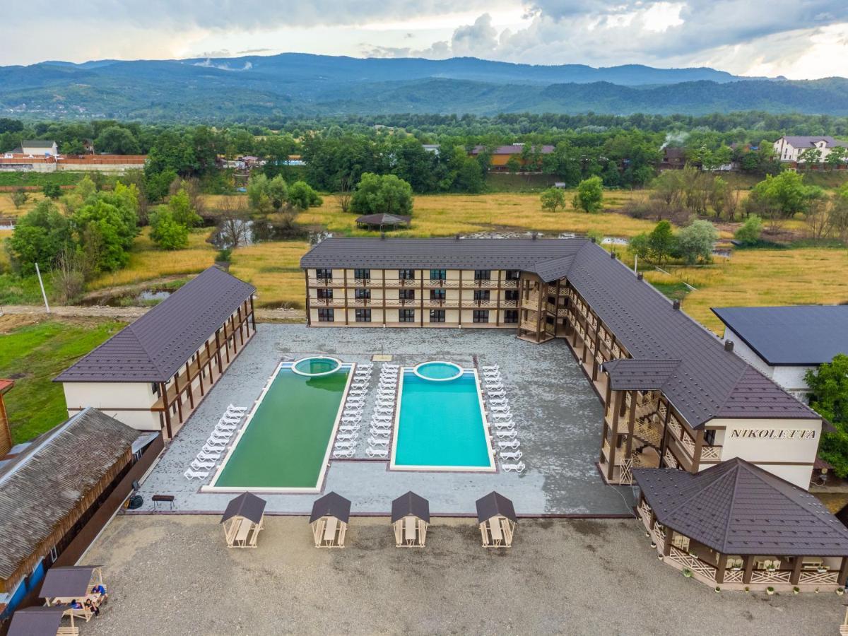 Nikoletta Hotel Aknaszlatina Kültér fotó