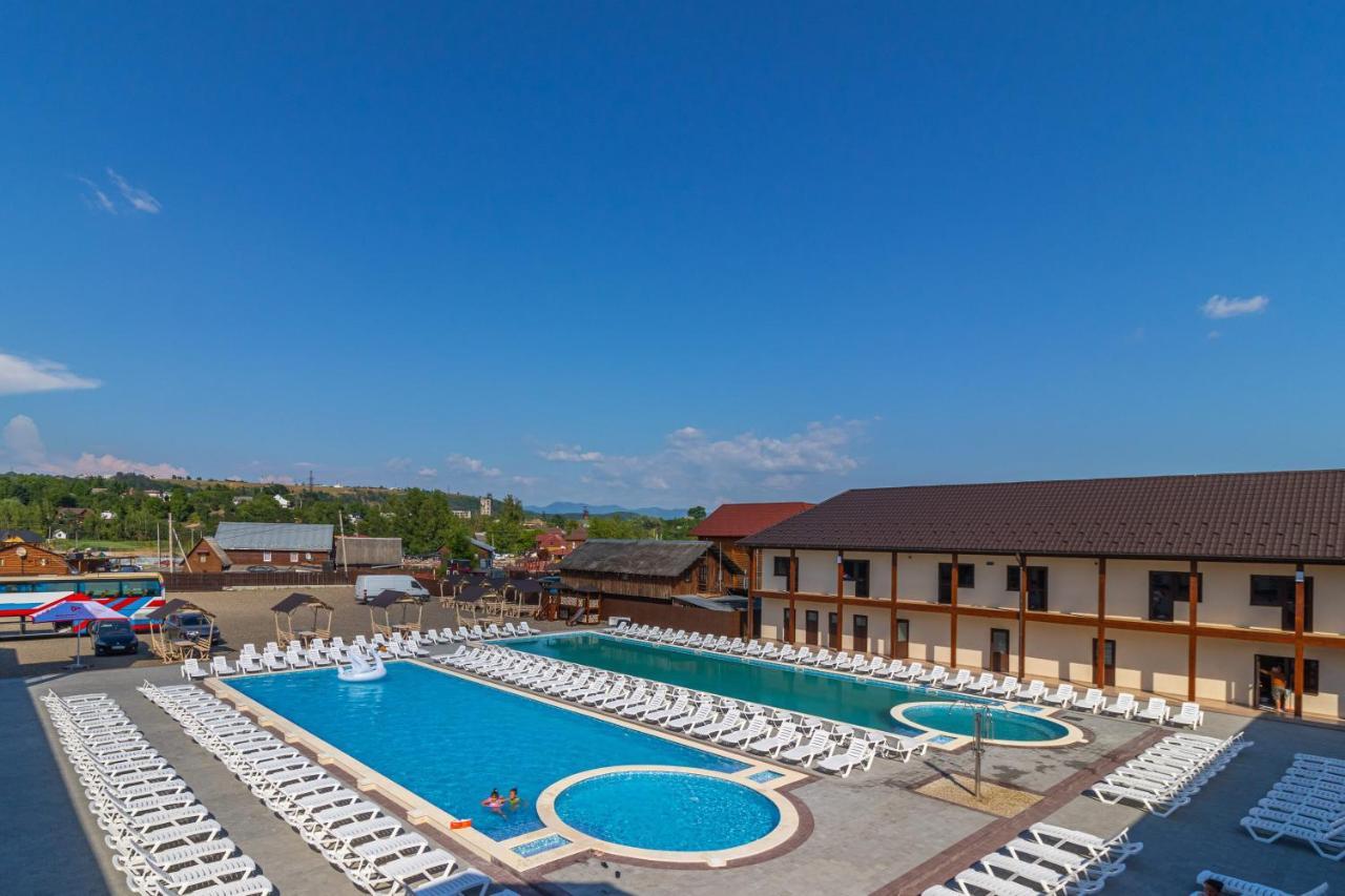 Nikoletta Hotel Aknaszlatina Kültér fotó