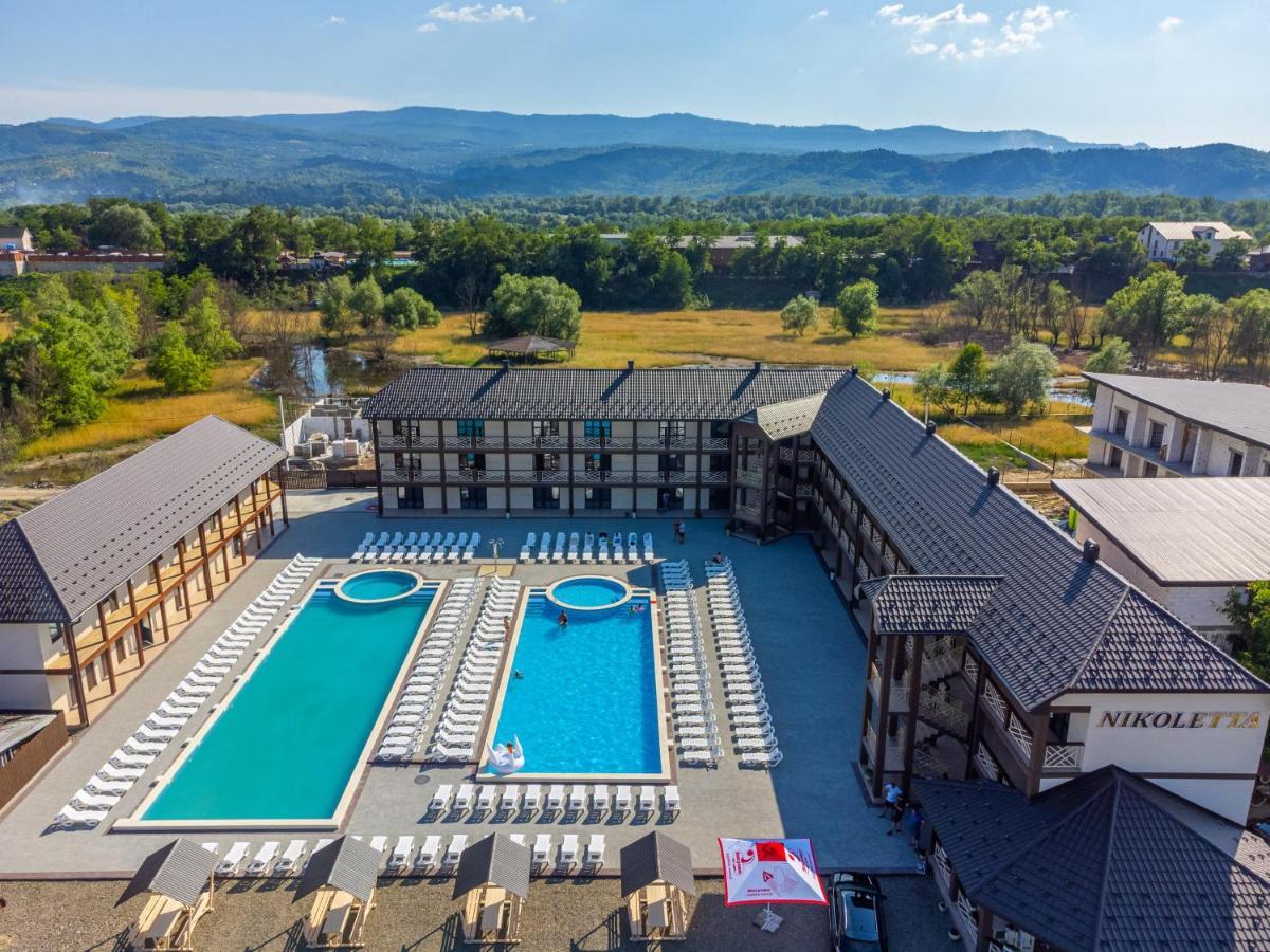 Nikoletta Hotel Aknaszlatina Kültér fotó